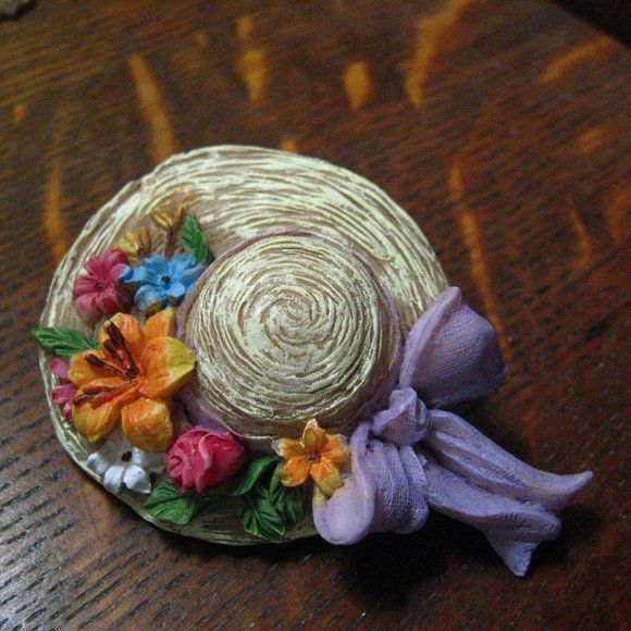 👒 Straw Floral Hat Vintage 1990's Lapel Pin - Picture 5 of 7